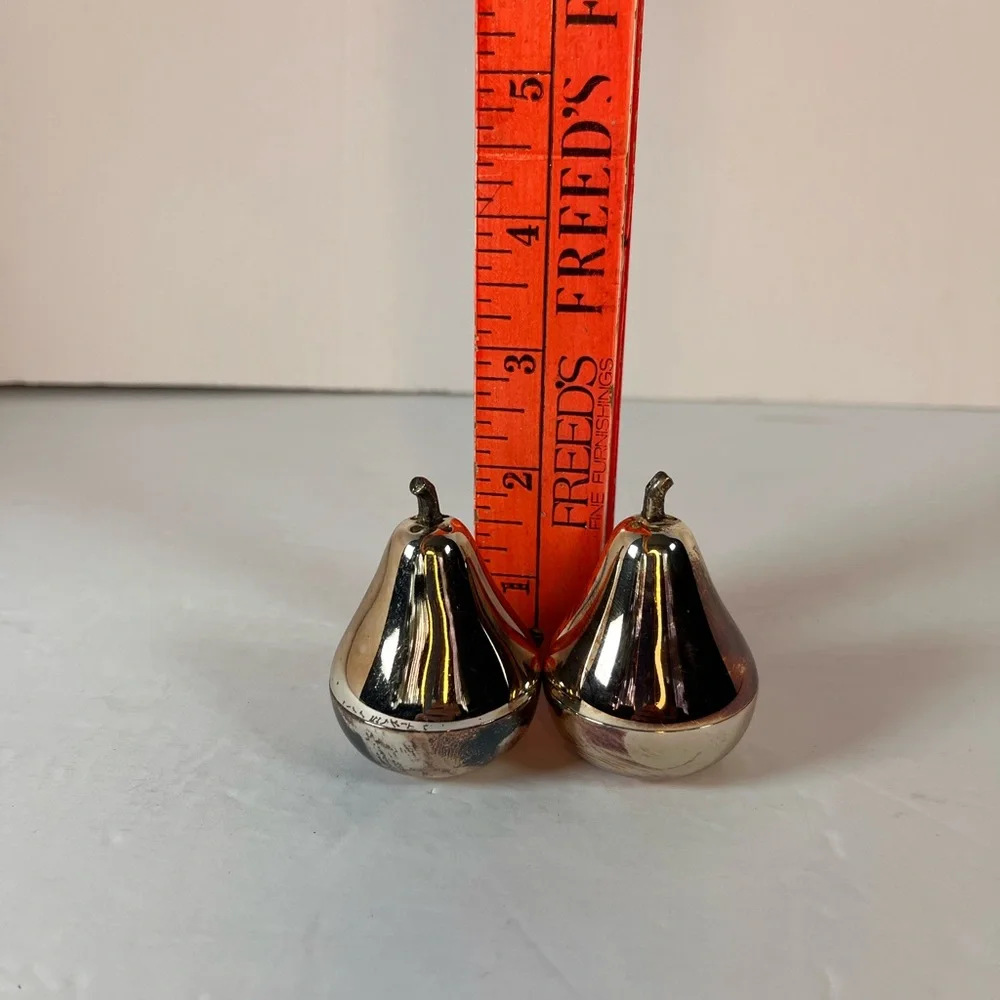 Silver Plate Pear Shaped Salt and Pepper Shakers Stems Heavy Vintage Classic.‎